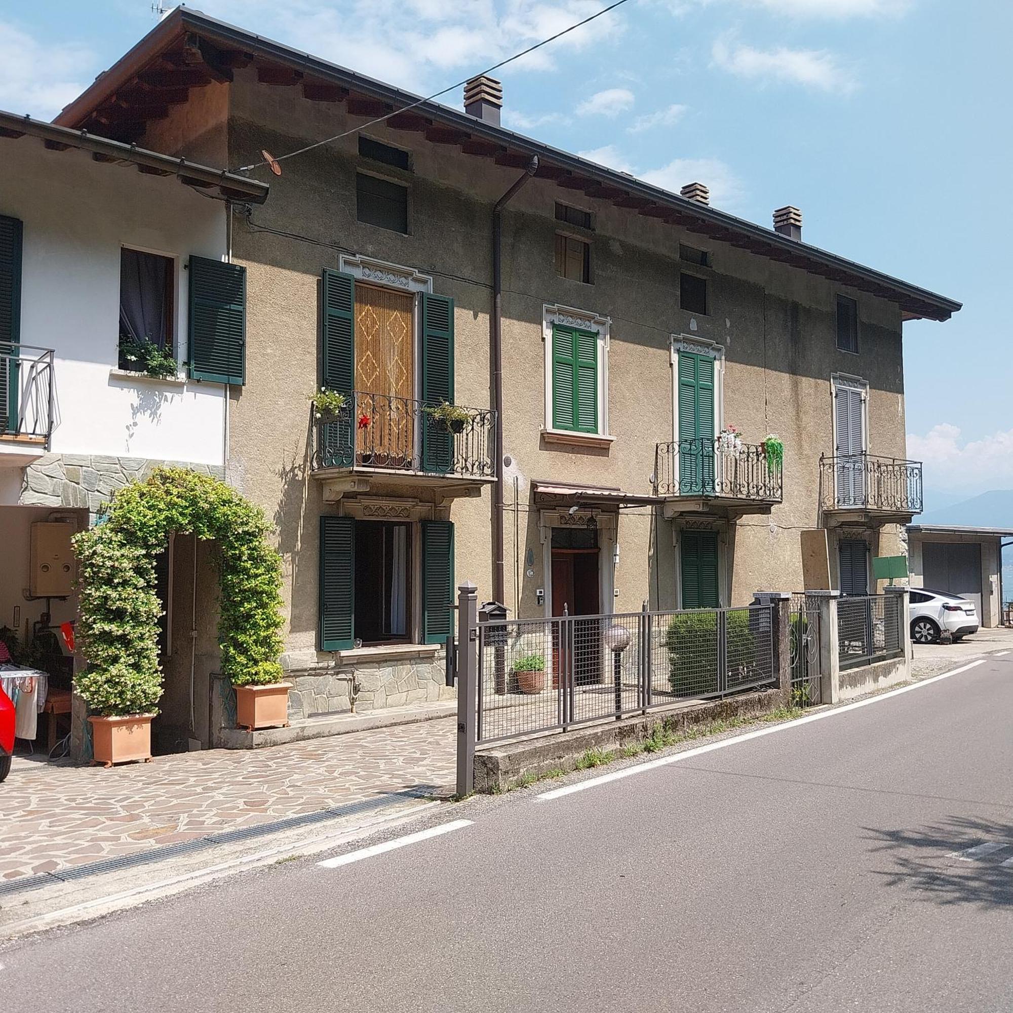 レッツェノCasa Peppoアパートメント エクステリア 写真
